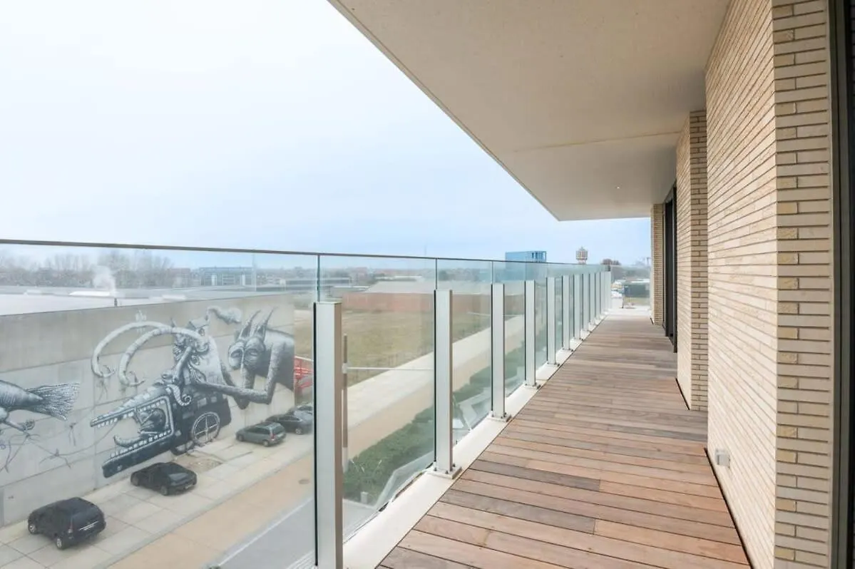New Apartment With Stunning Views, Pool And Fitness Ostend