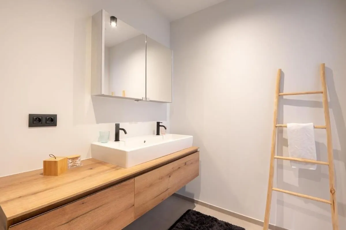 New Apartment With Stunning Views, Pool And Fitness Ostend